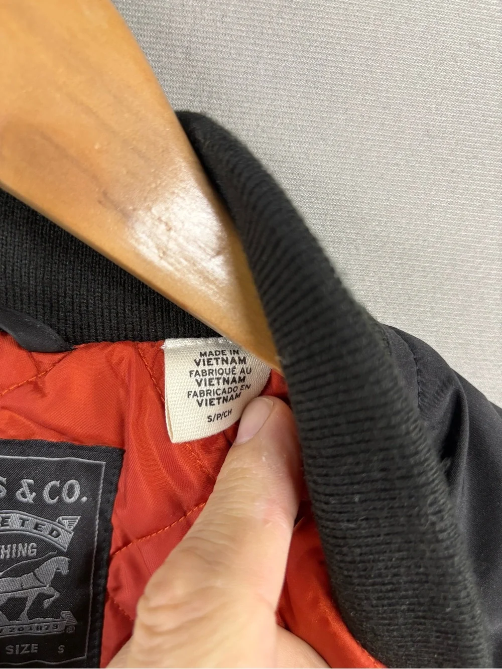 Levis Jacket Mens Small Black Full Zip Quilted Lined Orange Bomber Flight